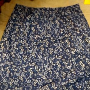 Basic E blue black and white paisley patterned mini skirt, size 8